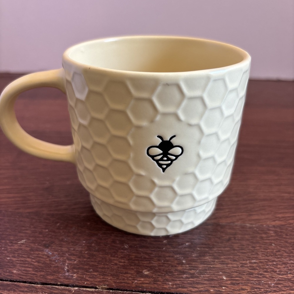 Market‎ Bee Mug, Honey Comb Textured Mug, 12oz~Ceramic Pale Yellow
